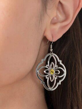 Paparazzi Jewelry Accessories - Treasure GROVE - Yellow Earrings - Vintage